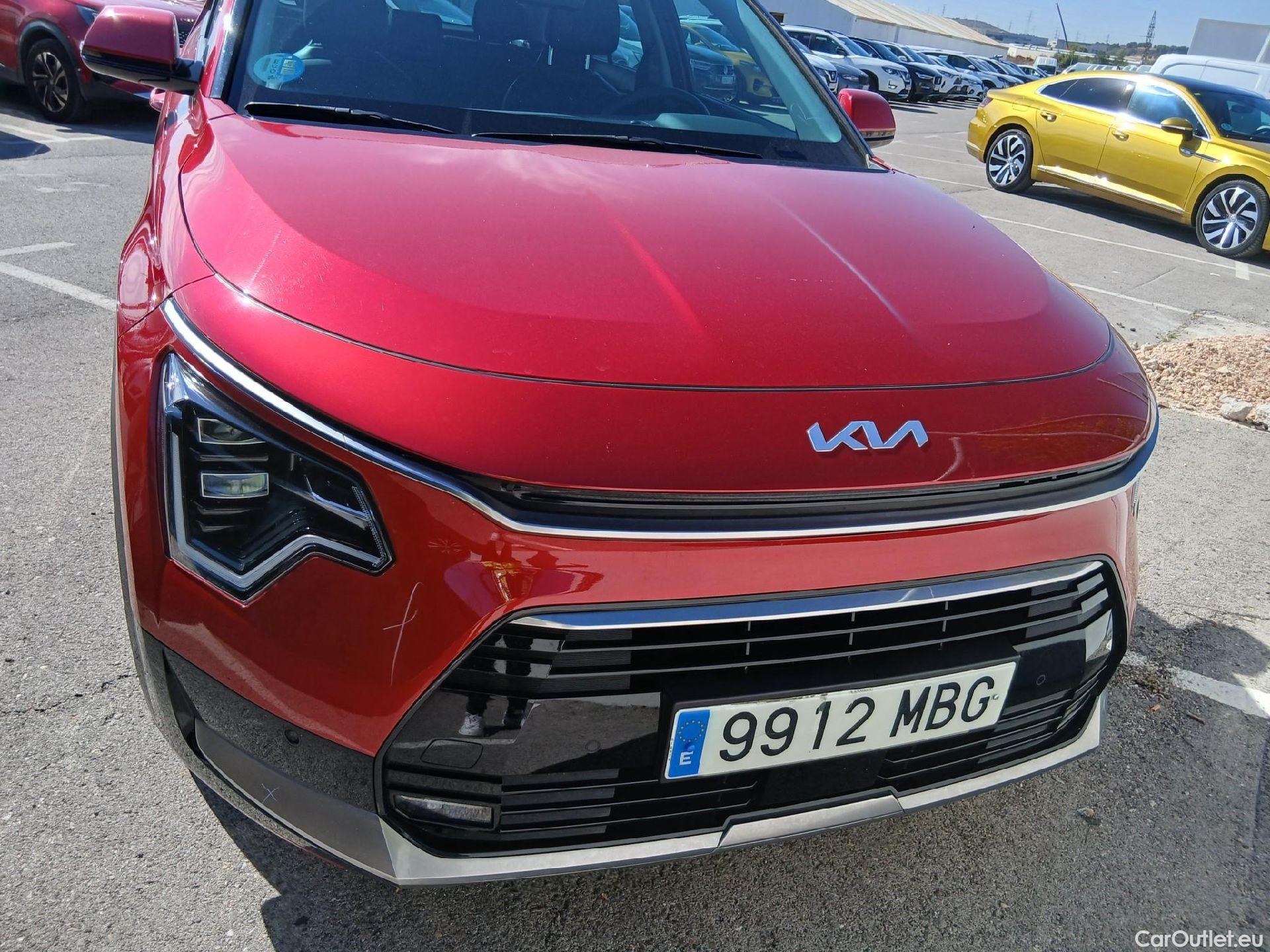  KIA  Niro KIA  / 2022 / 5P / crossover 1.6 GDi HEV 104kW (141CV) Drive #3