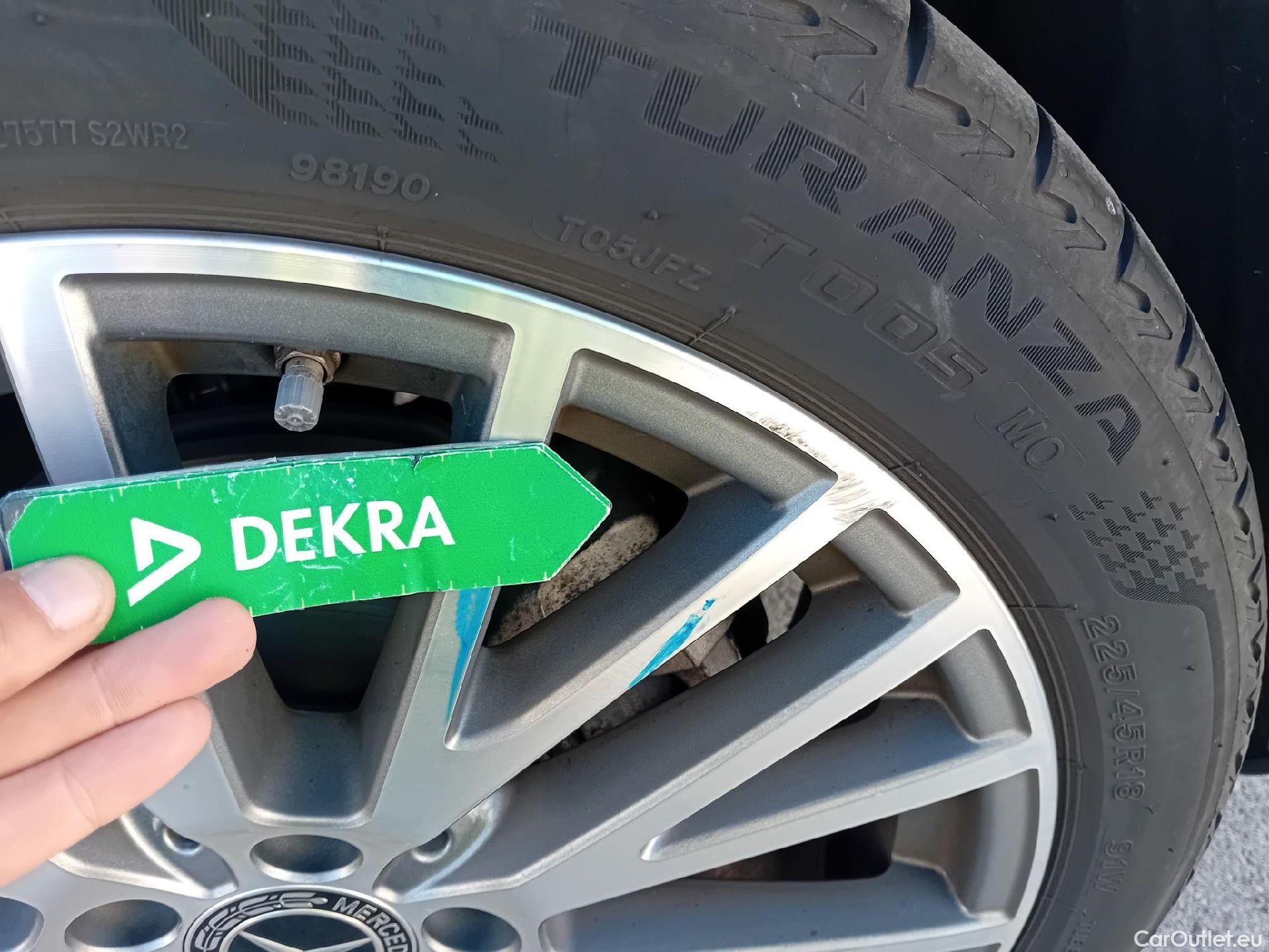  Mercedes  CLA-Klasse MERCEDES-BENZ CLA / 2019 / 4P / coupé CLA 200 D DCT #19