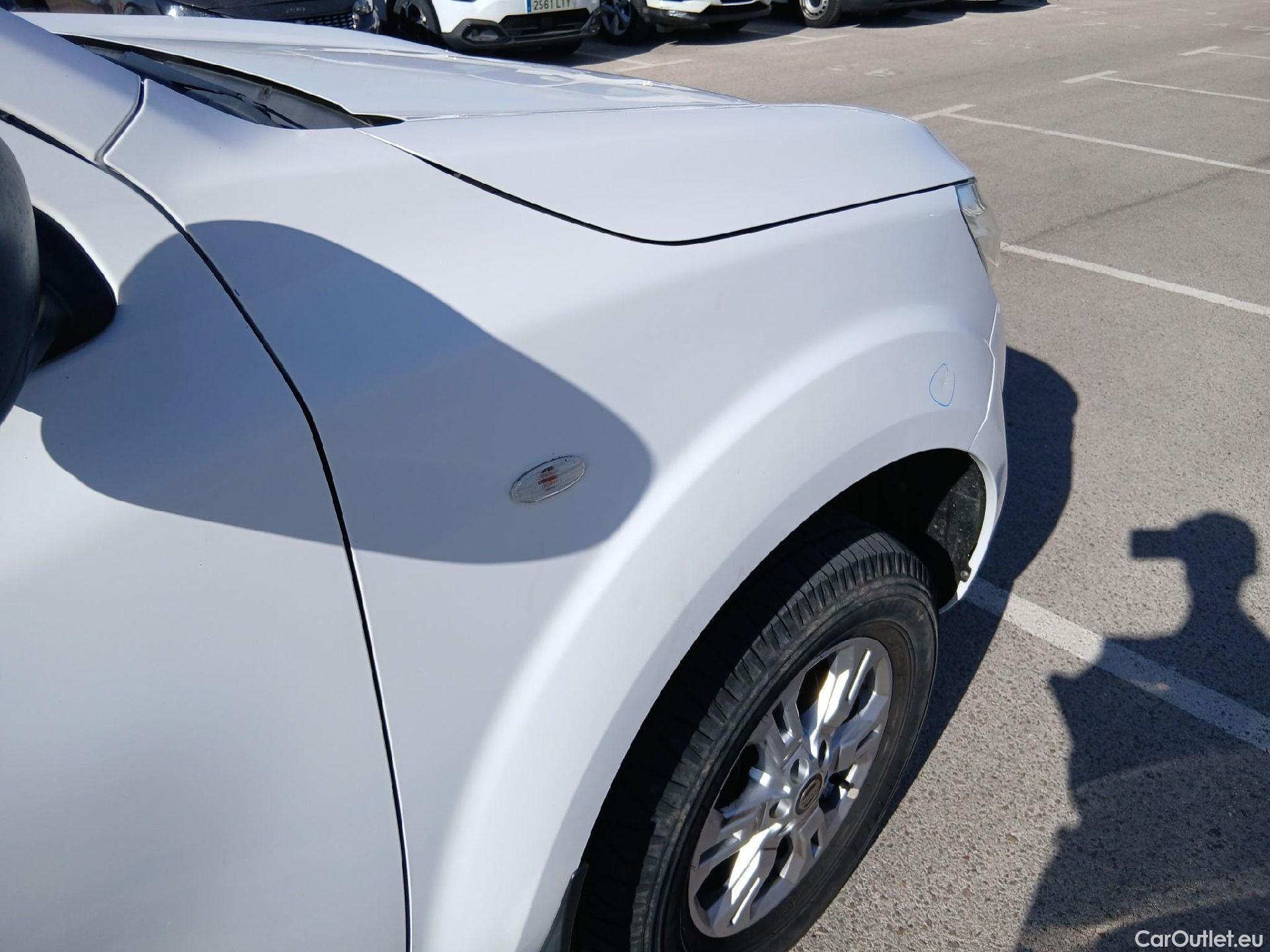  Nissan  Navara NISSAN  / 2015 / 4P / pickup D. Cab. 2.3dCi 120kW(160CV) Acenta BDif #32