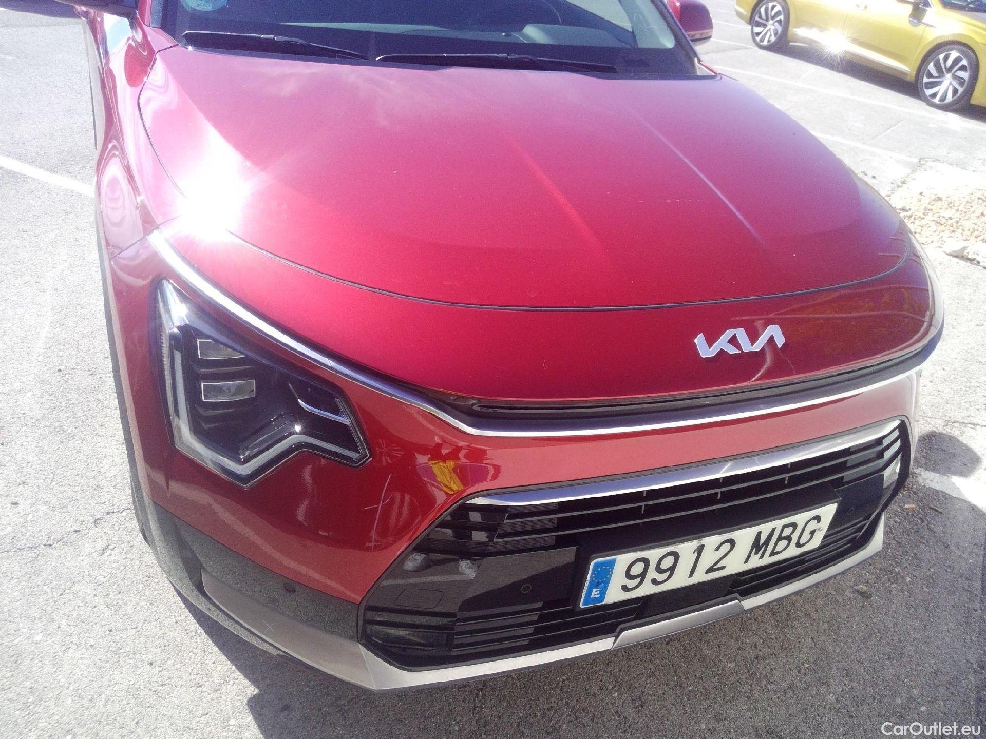  KIA  Niro KIA  / 2022 / 5P / crossover 1.6 GDi HEV 104kW (141CV) Drive #8