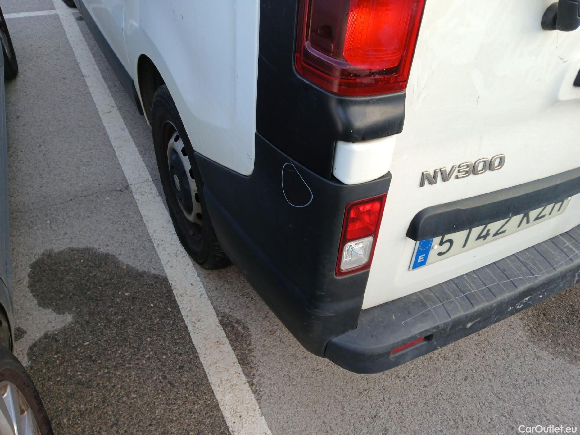  Nissan  NV300 NISSAN  / 2016 / 4P / combi Combi 6 1.6dCi 88kW L1H1 1T COMFORT #49