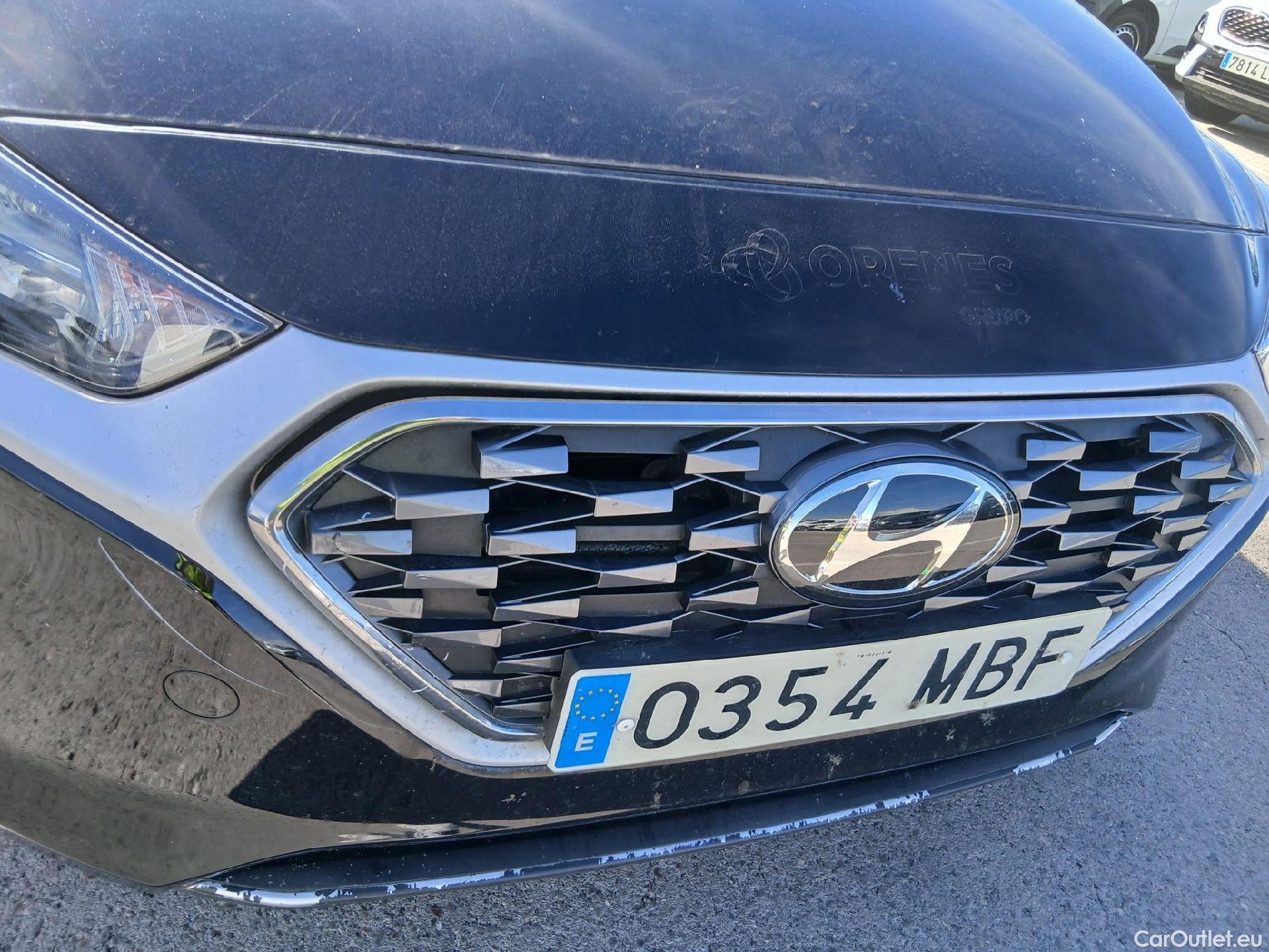  Hyundai   Ioniq HYUNDAI / 2019 / 5P / berlina con portón 1.6 GDI HEV Tecno DCT #21