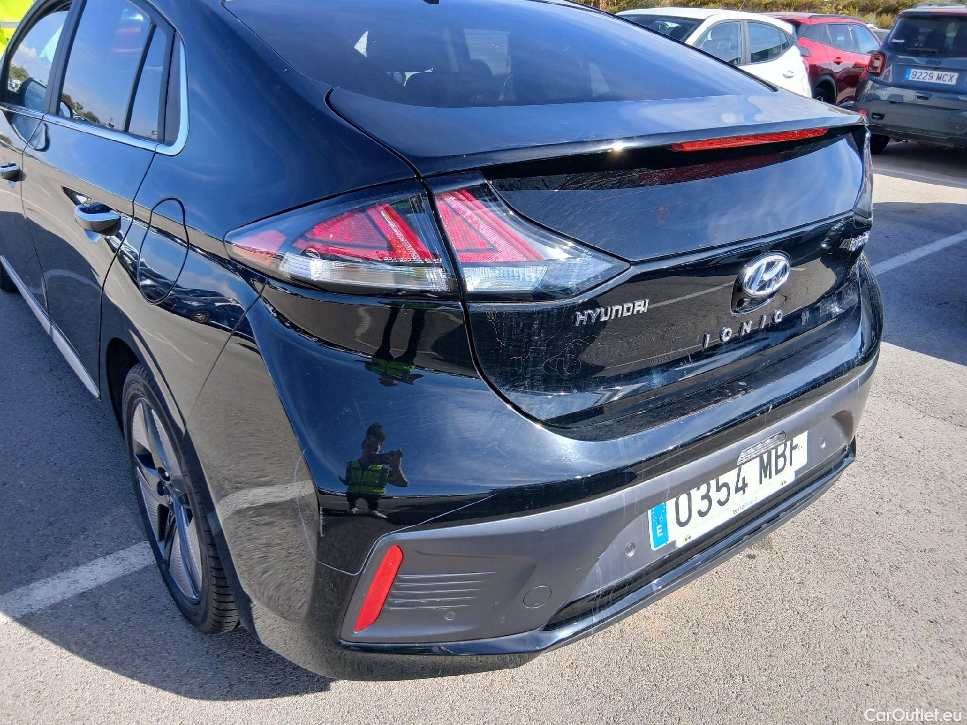  Hyundai   Ioniq HYUNDAI / 2019 / 5P / berlina con portón 1.6 GDI HEV Tecno DCT #32