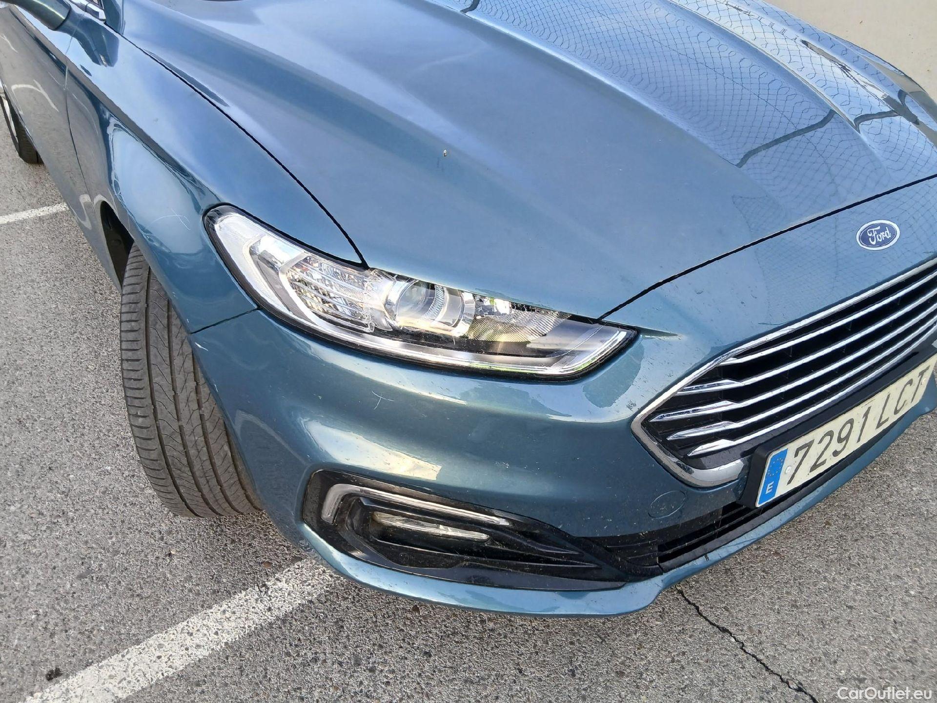  Ford  Mondeo FORD  / 2014 / 5P / berlina con portón 2.0 TDCi 110kW (150CV) Titanium 235 #21