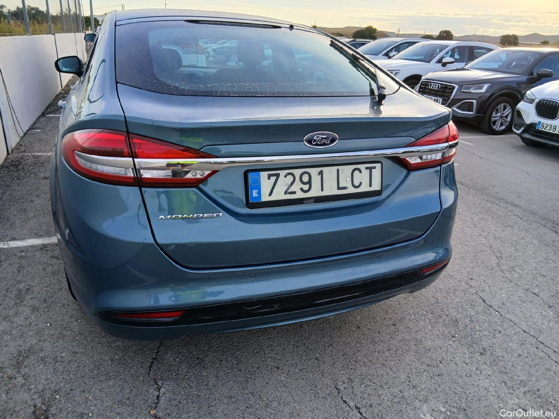  Ford  Mondeo FORD  / 2014 / 5P / berlina con portón 2.0 TDCi 110kW (150CV) Titanium 235 #27