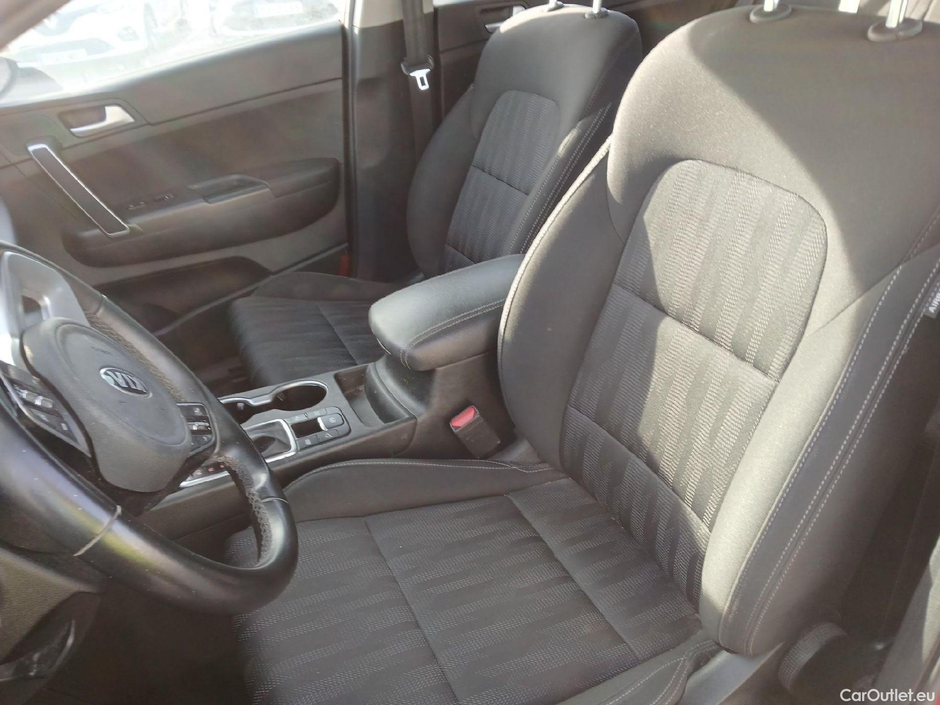  KIA  Sportage KIA  / 2018 / 5P / todoterreno 1.6 MHEV Business DCT 100kW (136CV) 4X2 #3