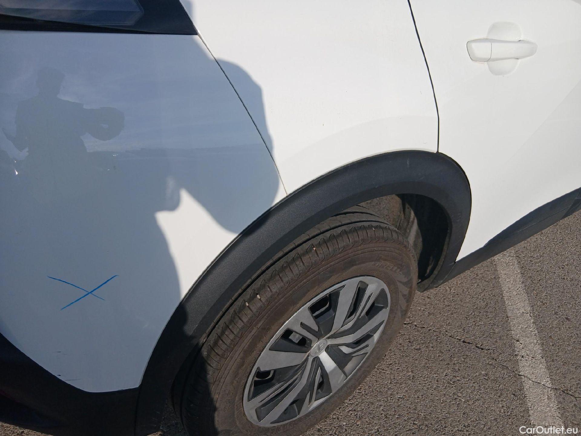  Peugeot  2008 PEUGEOT  / 2019 / 5P / todoterreno Active BlueHDI 81kW (110CV) #33