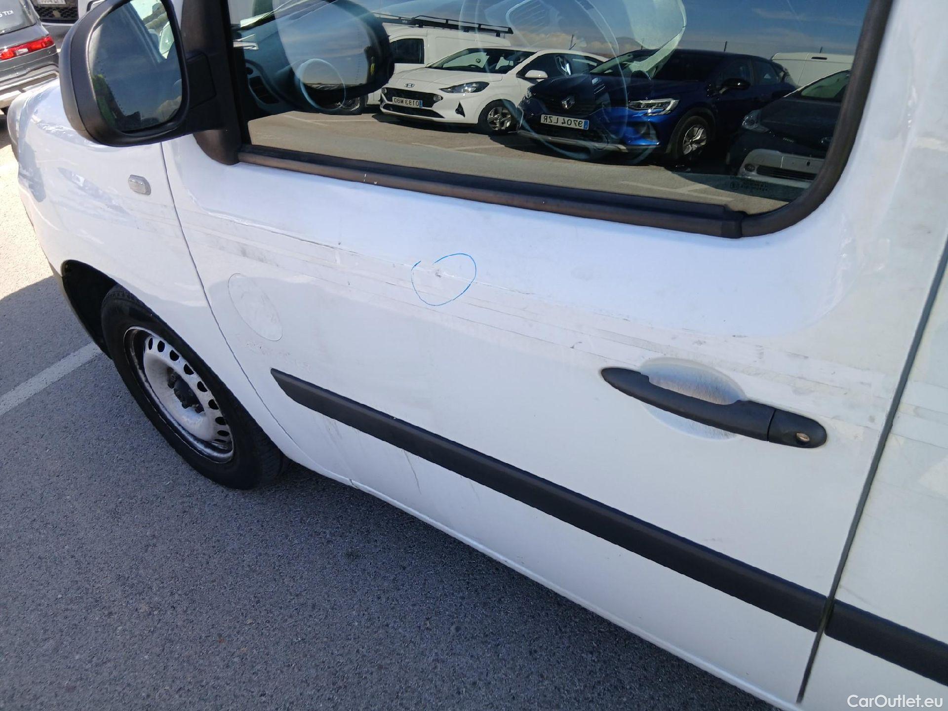  Renault  Kangoo RENAULT  Furgón/2013/3P/furgón derivado de turismo Profesional dCi 66 kW (90 CV) #25