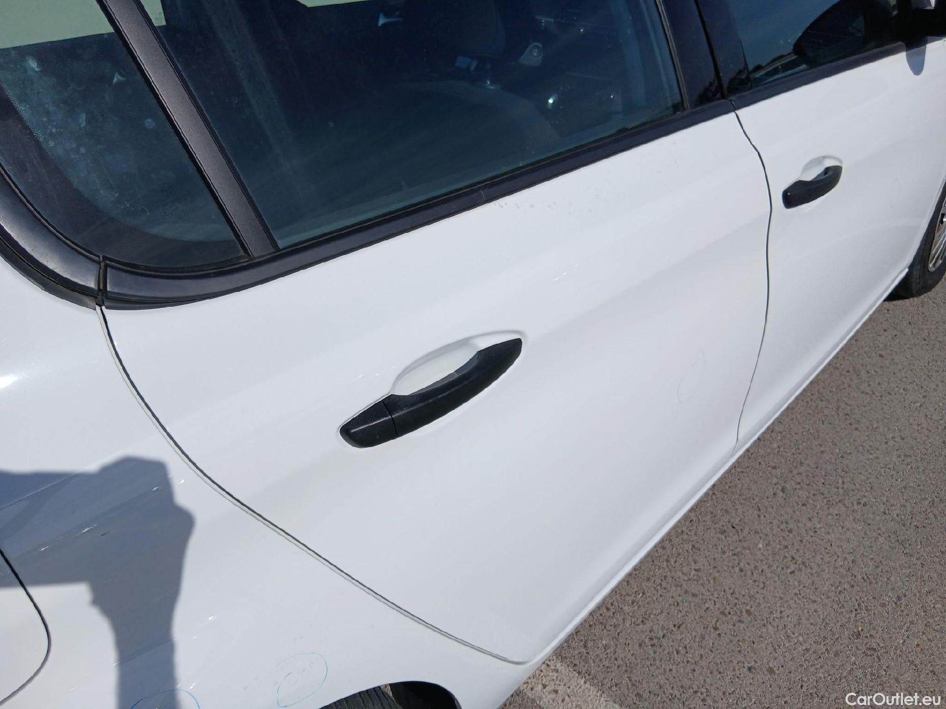  Peugeot  308 PEUGEOT  5p 2G berlina con portón 5p Access 1.6 BlueHDi 73KW (100CV) #20