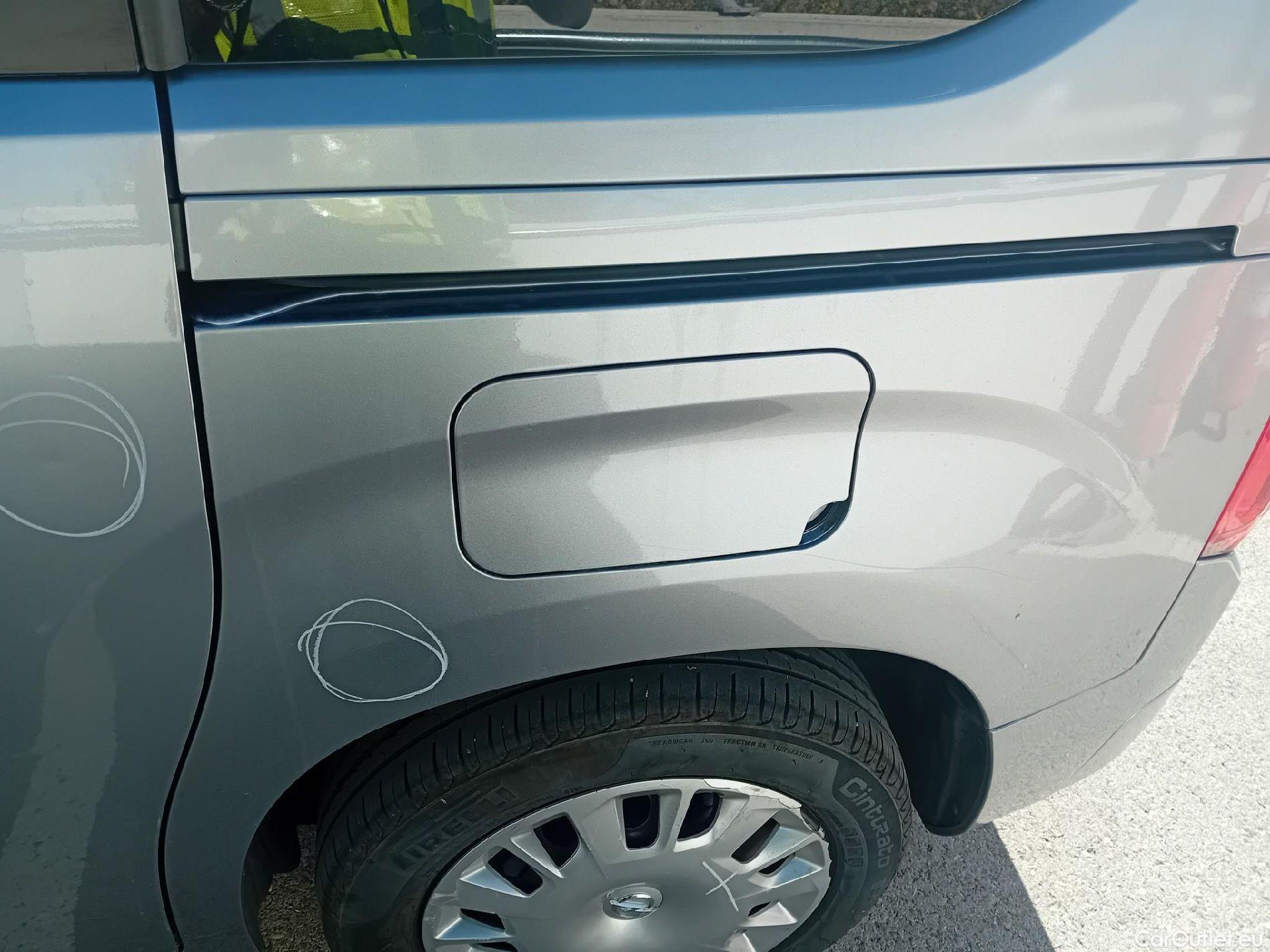  Opel  Combo OPEL  Life / 2018 / 5P / monovolumen compacto 1.5 TD 75kW (100CV) S/S Selective L (CX) #24