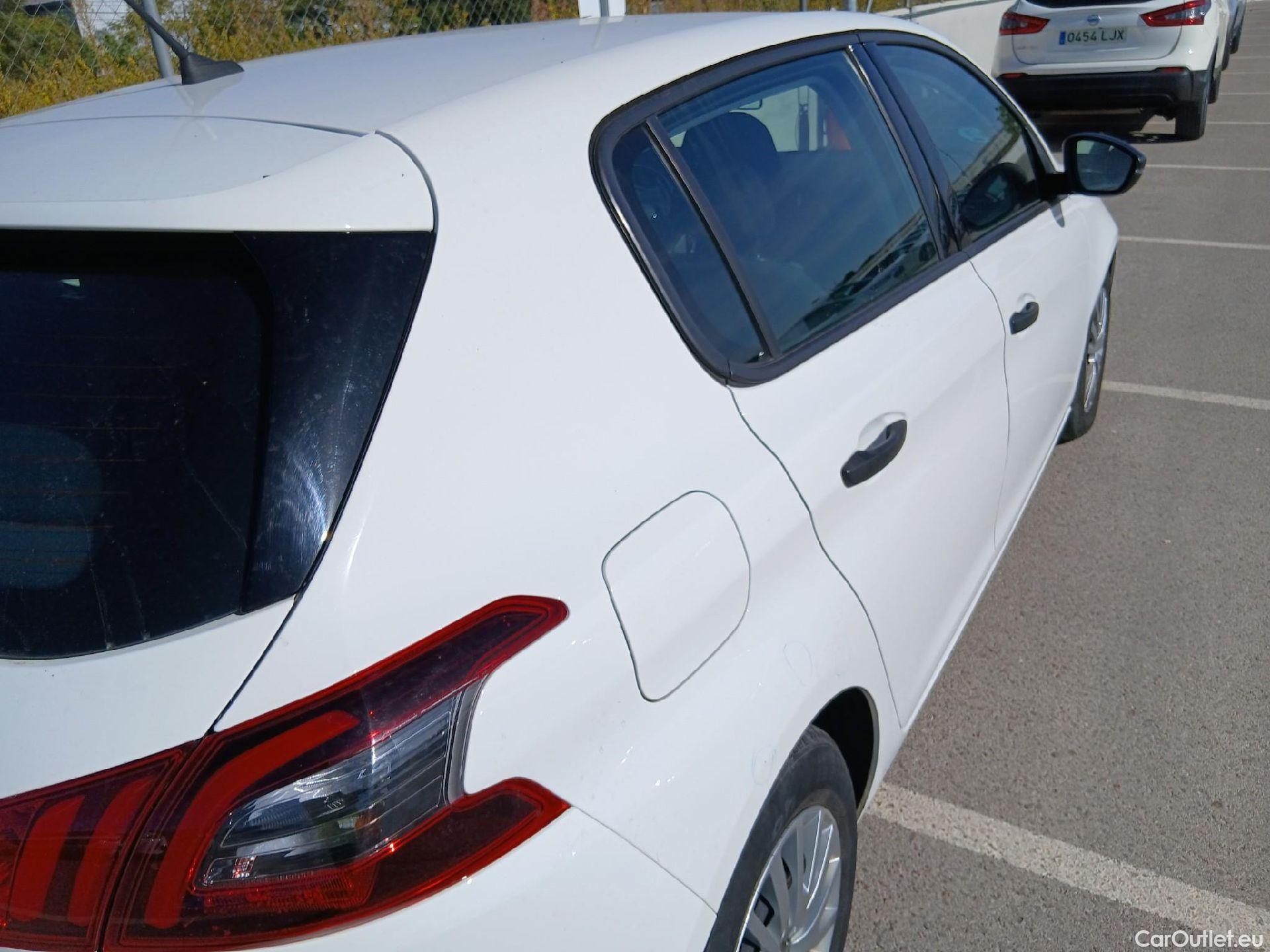 Peugeot  308 PEUGEOT  5p 2G berlina con portón 5p Access 1.6 BlueHDi 73KW (100CV) #18
