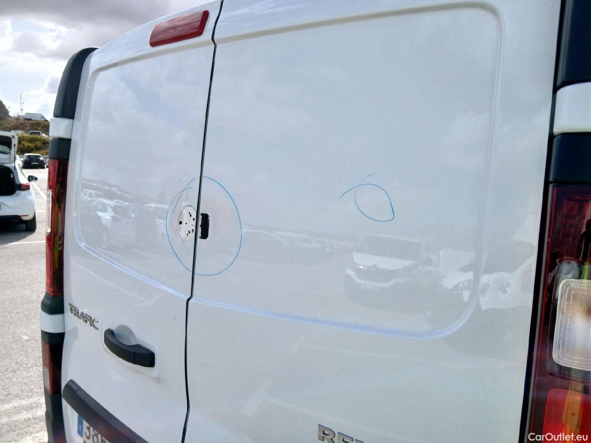  Renault  Trafic RENAULT  / 2021 / 4P / furgón Furgón L1H1 Blue dCi 96 Kw (130 CV) (AC2) #6