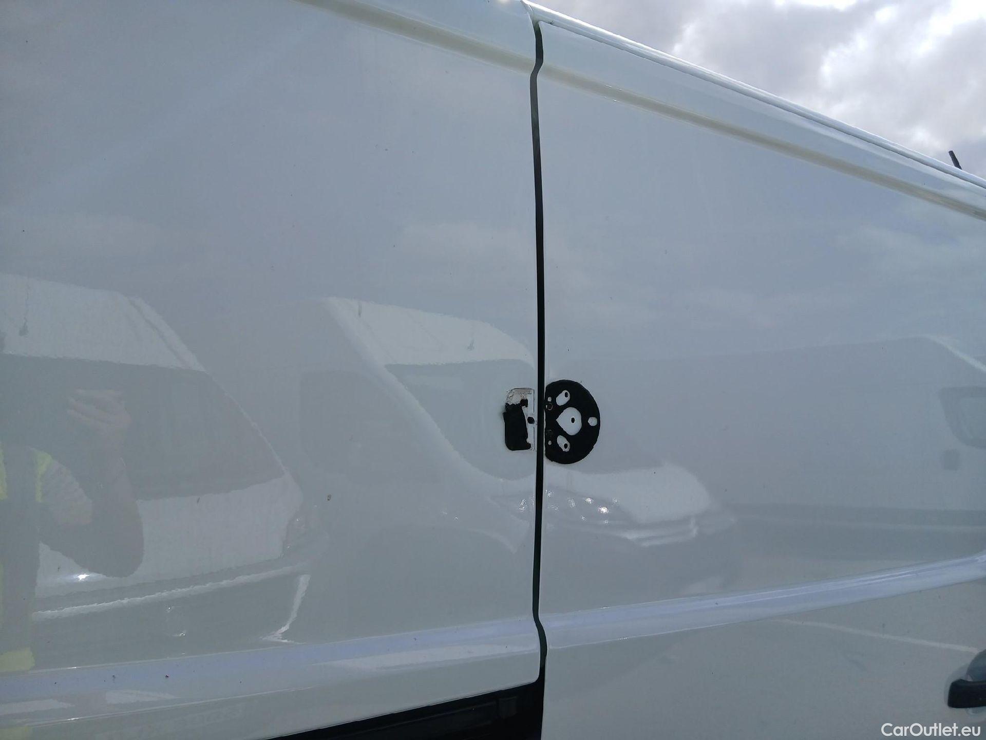  Renault  Trafic RENAULT  / 2021 / 4P / furgón Furgón L1H1 Blue dCi 96 Kw (130 CV) (AC2) #10