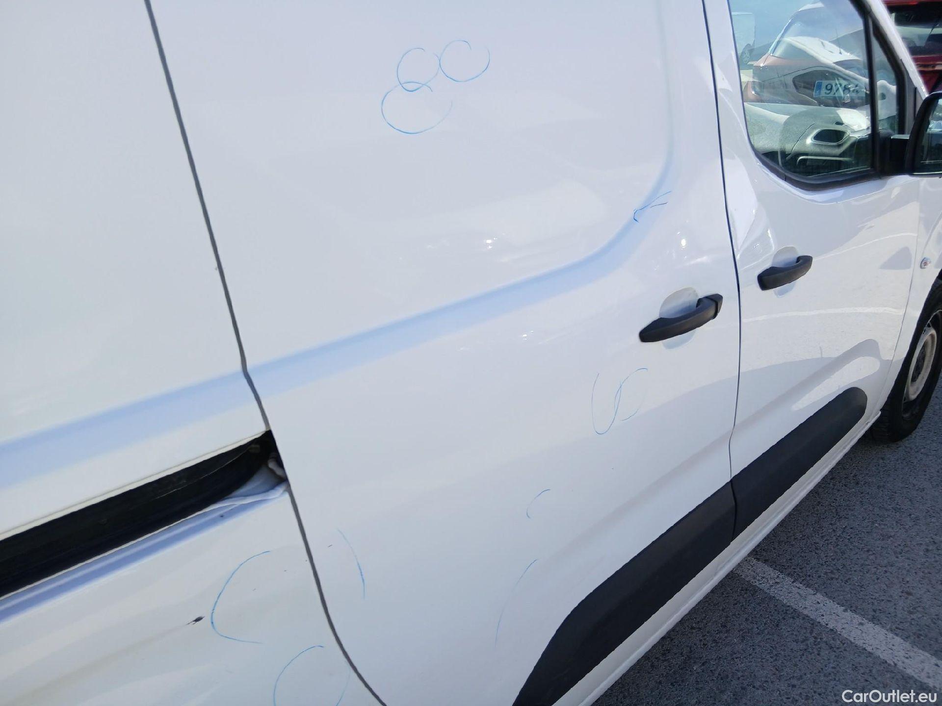  Peugeot  Partner PEUGEOT  / 2018 / 4P / furgón derivado de turismo Premium Standard 600kg BlueHDi 73kW (AC) #31