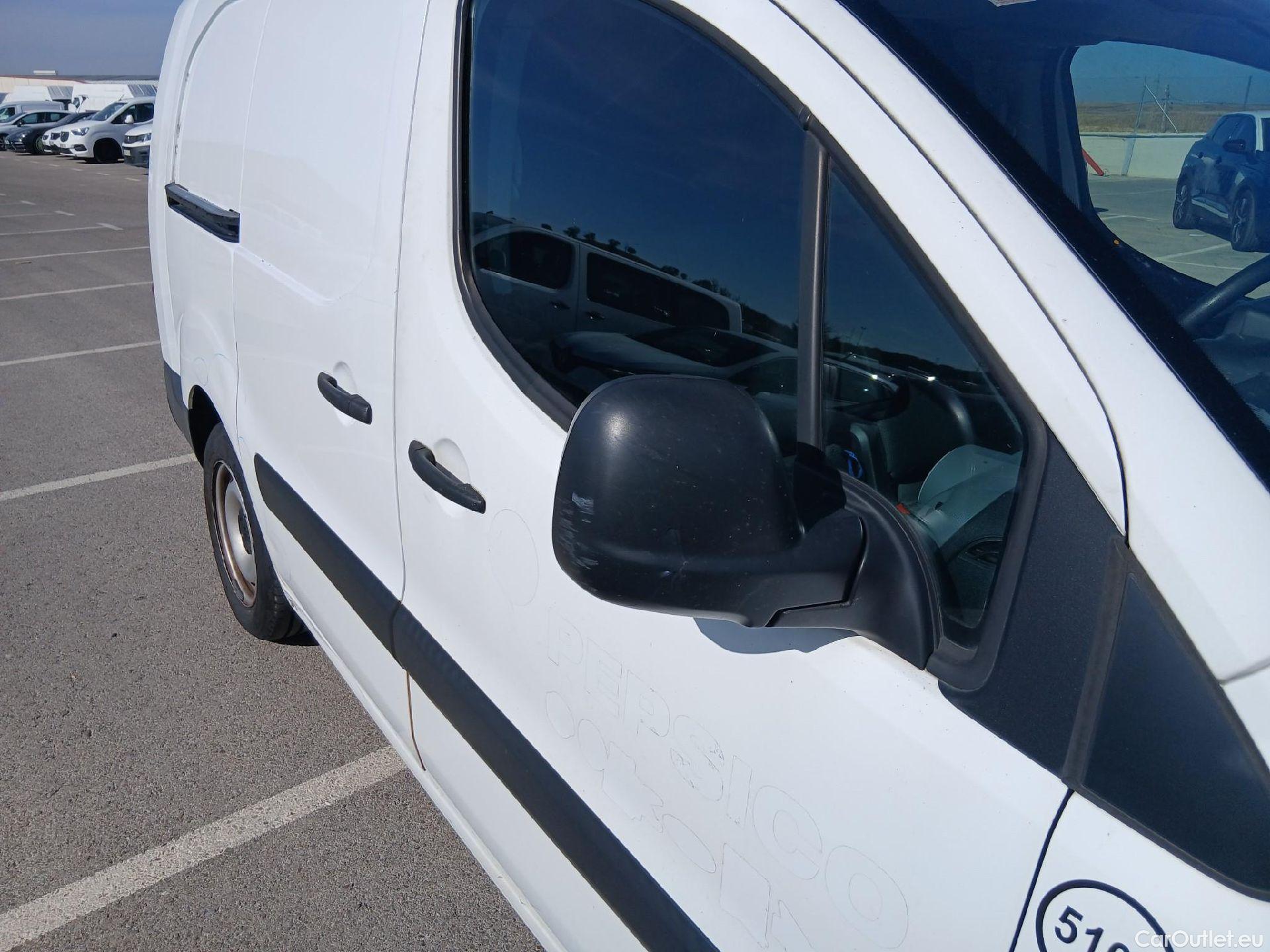  Peugeot  Partner PEUGEOT  VU 4p 2G furgón derivado de Furgón Confort PackL2 BlueHDi 73KW (100) #28