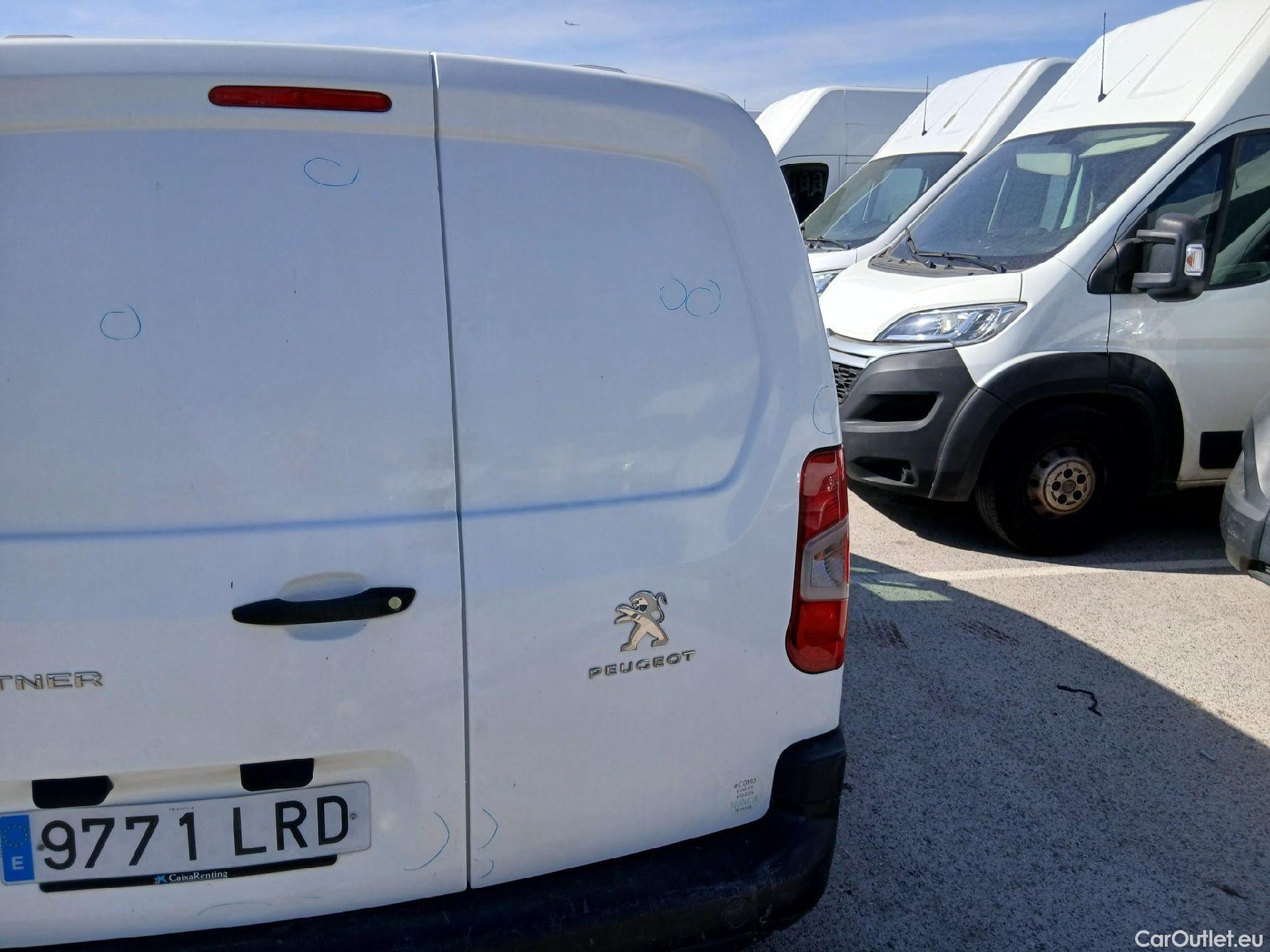  Peugeot  Partner PEUGEOT  / 2018 / 4P / furgón derivado de turismo Premium Standard 600kg BlueHDi 73kW (AC) #14