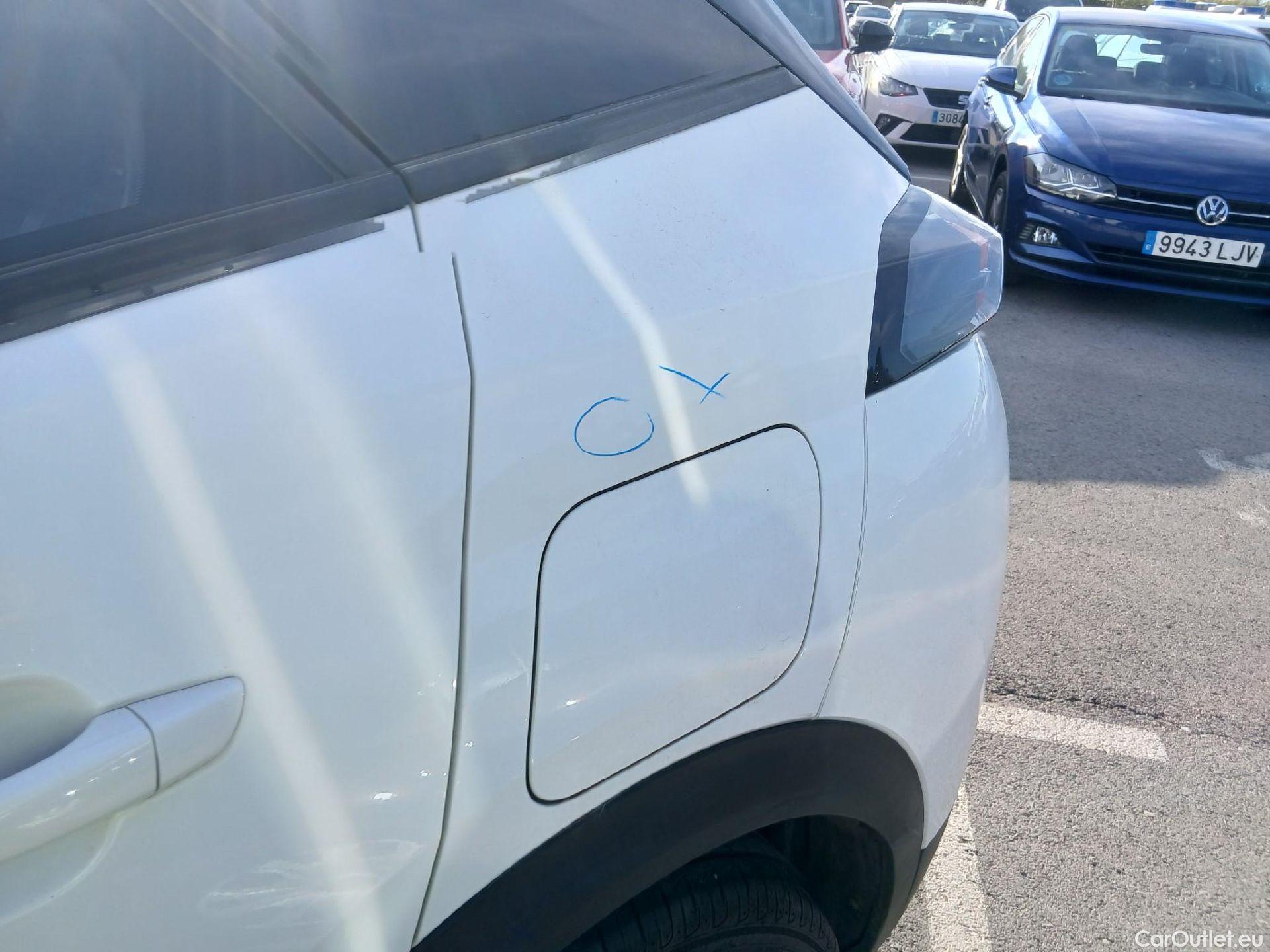  Peugeot  2008 PEUGEOT  / 2019 / 5P / todoterreno Active BlueHDI 81kW (110CV) #16