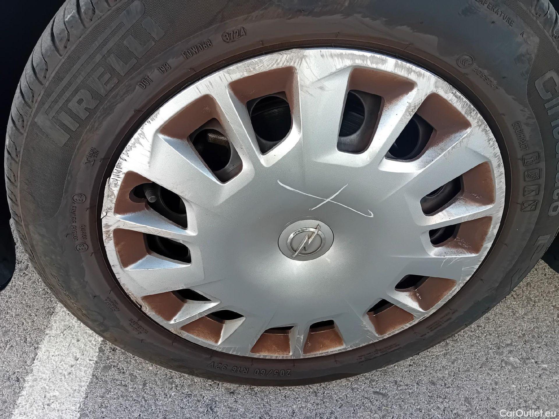  Opel  Combo OPEL  Life / 2018 / 5P / monovolumen compacto 1.5 TD 75kW (100CV) S/S Selective L (CX) #15