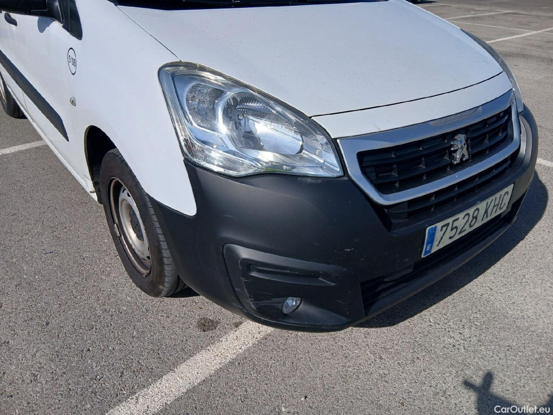  Peugeot  Partner PEUGEOT  VU 4p 2G furgón derivado de Furgón Confort PackL2 BlueHDi 73KW (100) #14