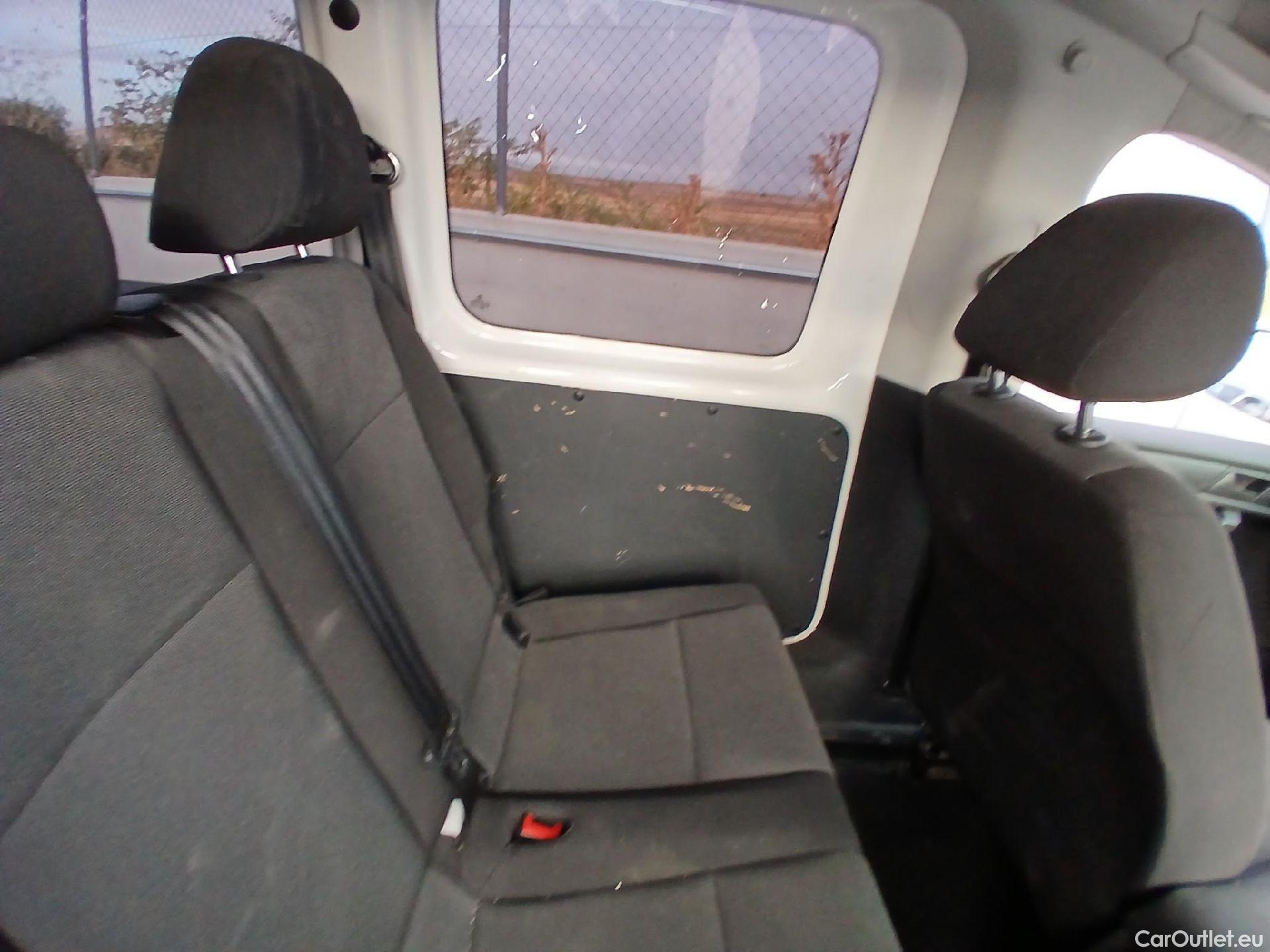  Volkswagen  Caddy VOLKSWAGEN  / 2015 / 4P / combi Profesional Kombi 2.0 TDI 75kW BMT (CX) #7