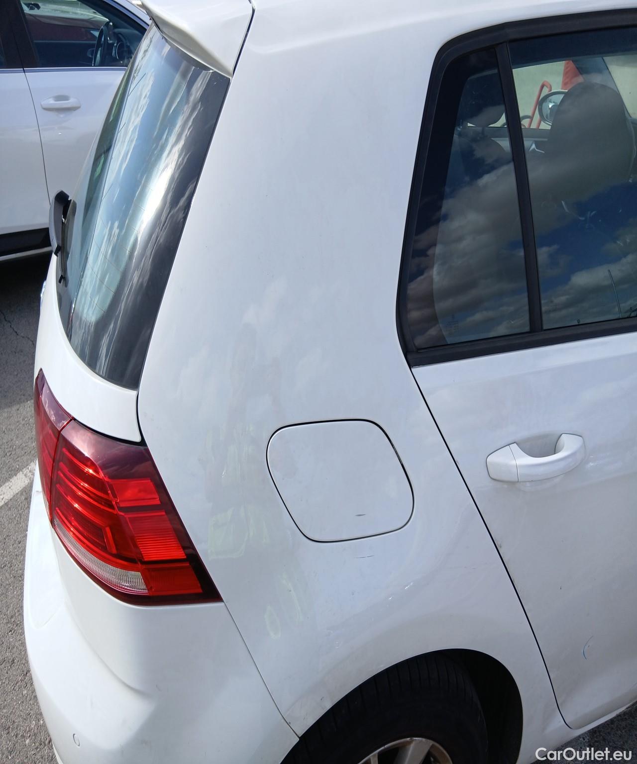  Volkswagen  Golf  VOLKSWAGEN / 2016 / 5P / berlina con portón Last Edition 1.6 TDI 85kW (115CV) #21