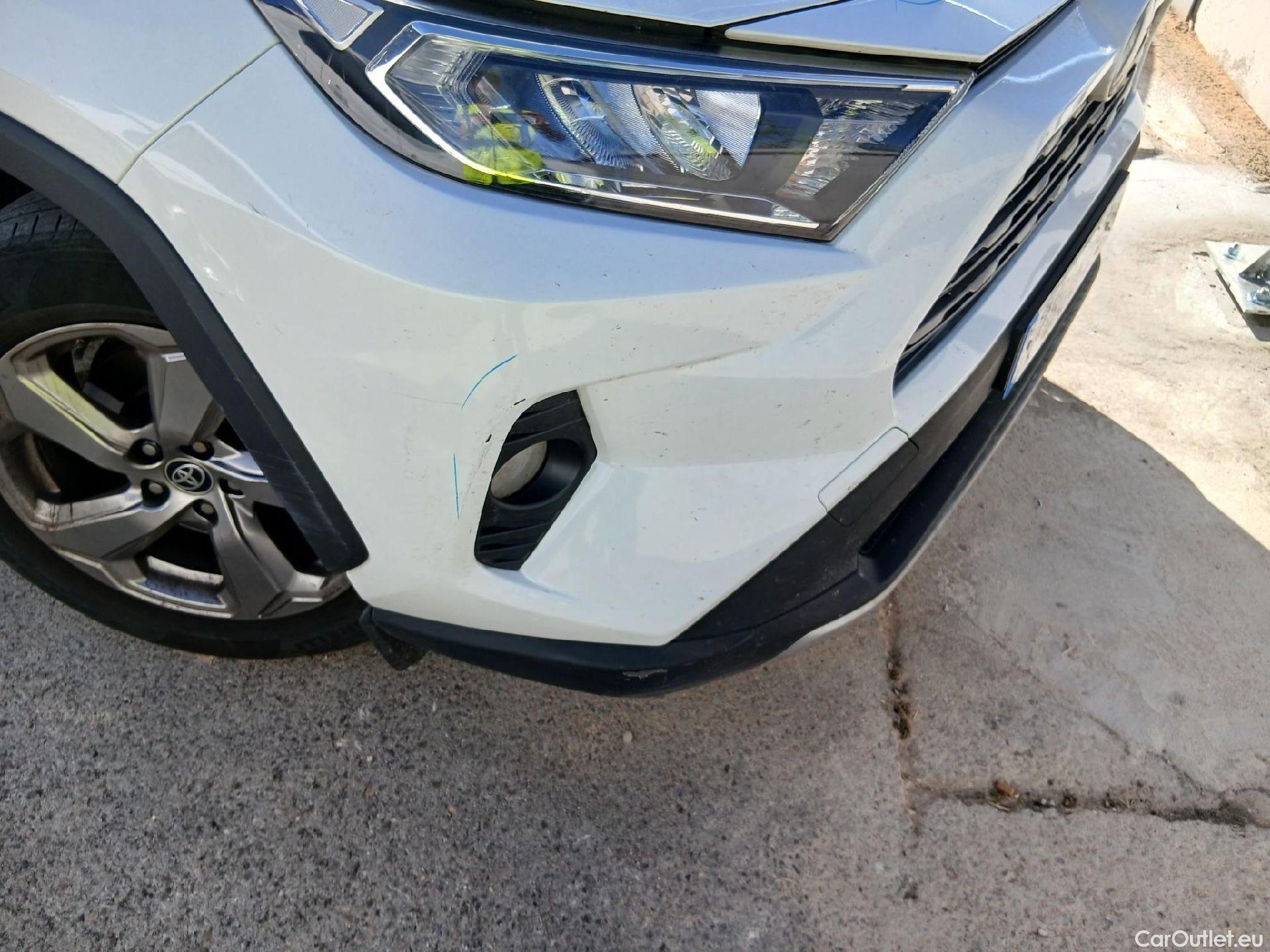  Toyota  RAV4 TOYOTA  / 2018 / 5P / todoterreno 2.5l 220H Advance 4WD #6