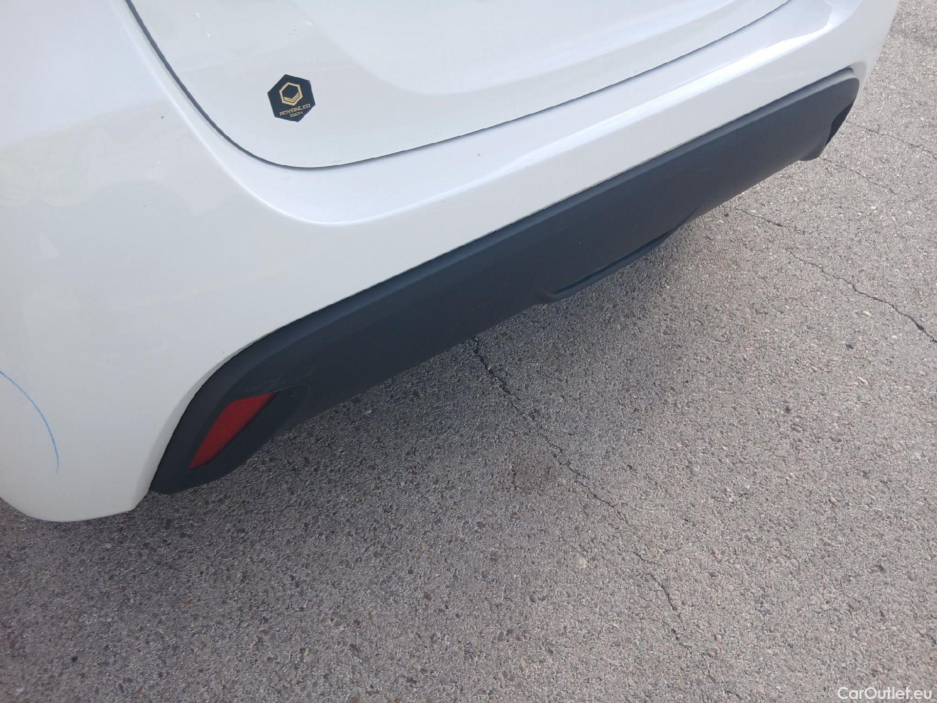  Toyota  Yaris TOYOTA  / 2020 / 5P / berlina con portón 1.5 120H Business Plus #15