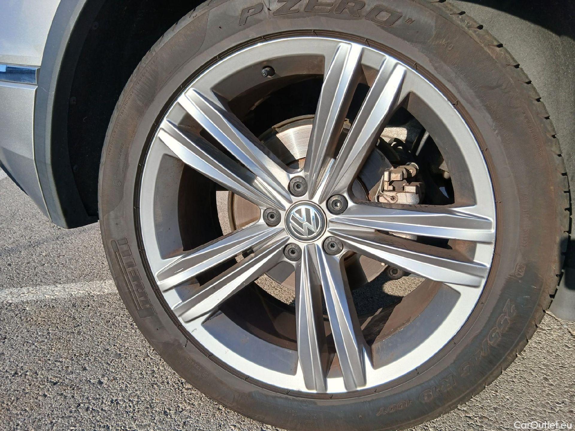  Volkswagen  Tiguan VOLKSWAGEN  / 2016 / 5P / todoterreno Advance 2.0 TDI 110kW (150CV) DSG #32