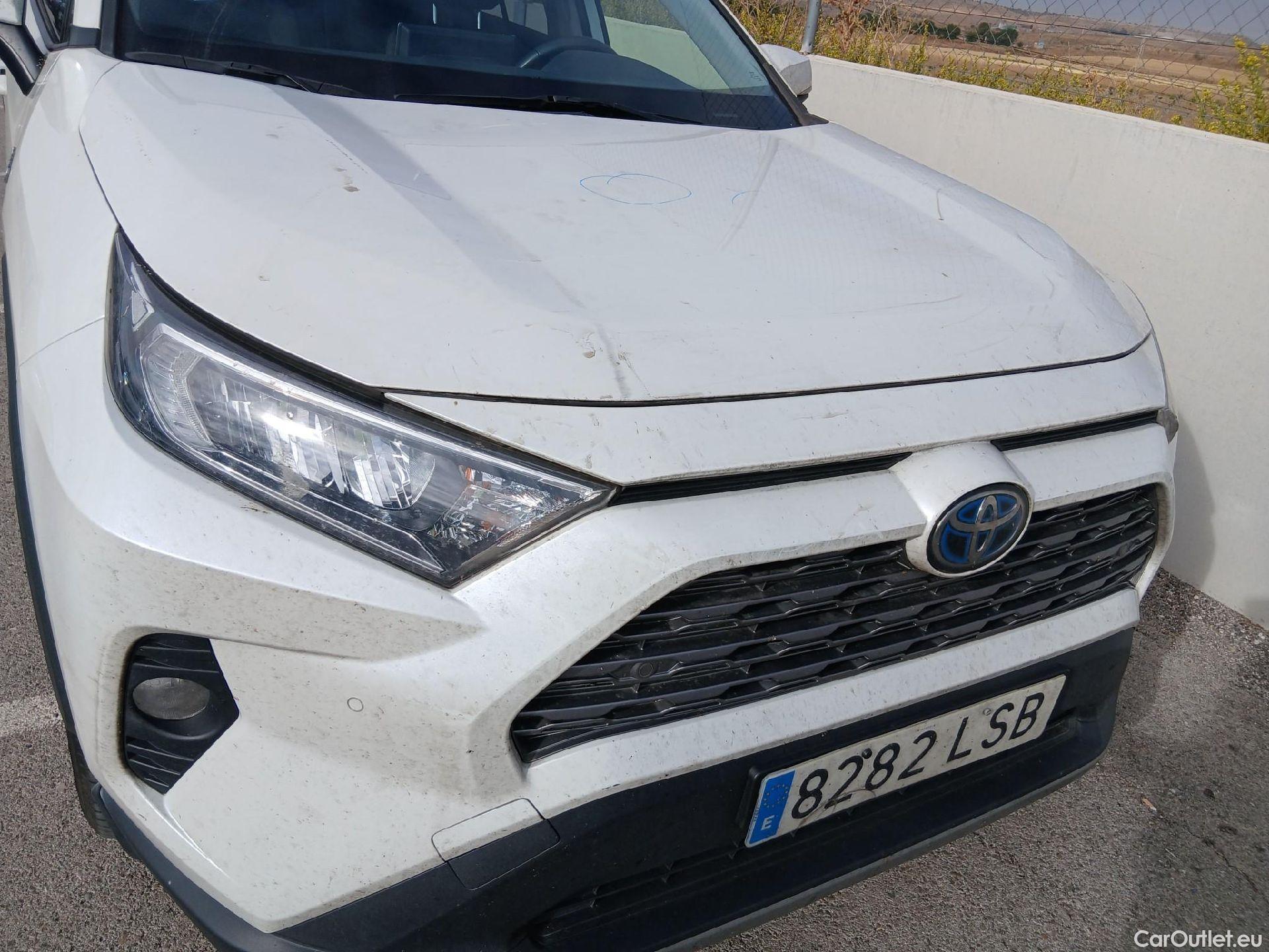  Toyota  RAV4 TOYOTA  / 2018 / 5P / todoterreno 2.5l 220H Advance #7