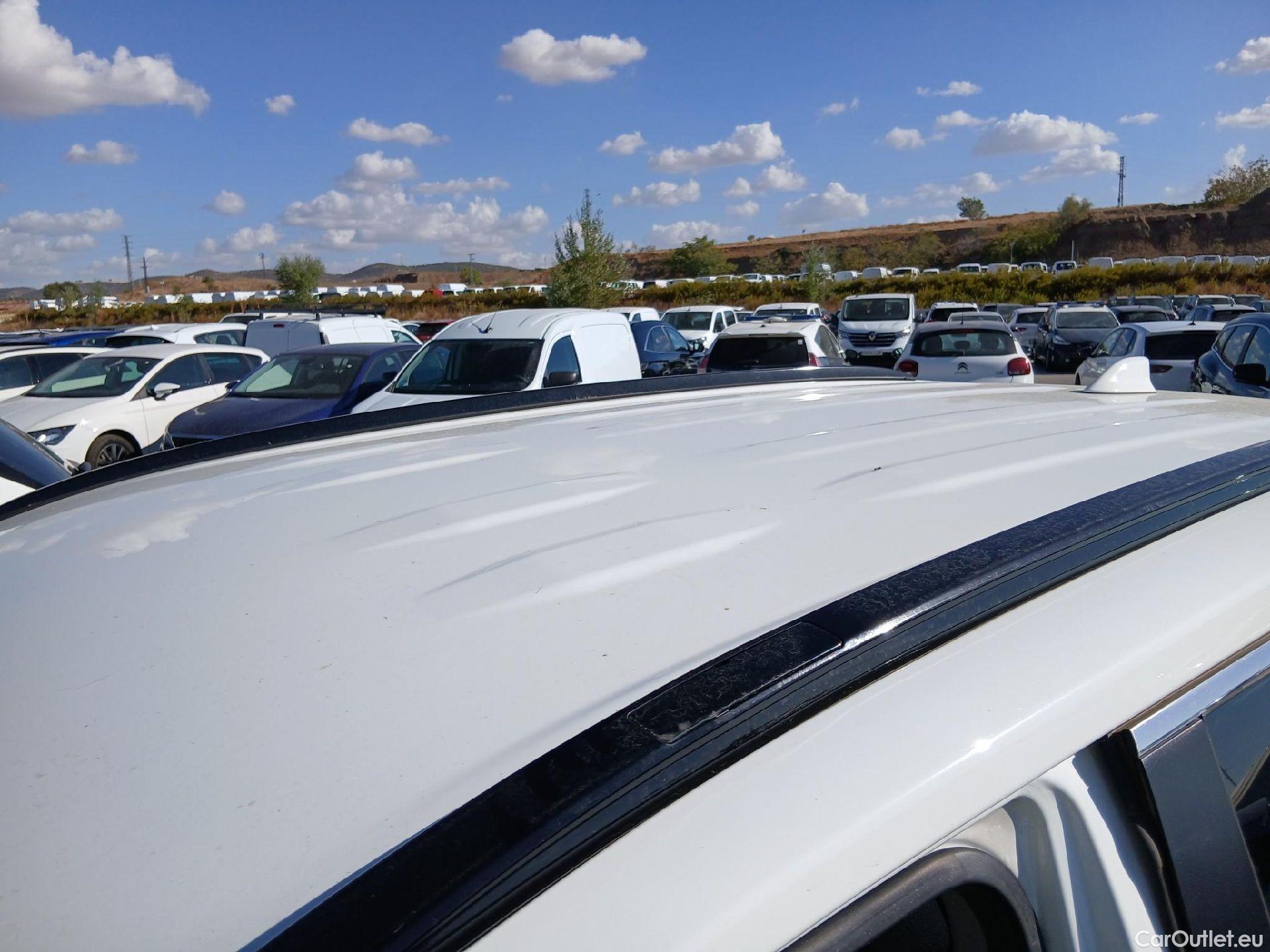  Toyota  RAV4 TOYOTA  / 2018 / 5P / todoterreno 2.5l 220H Advance 4WD #28