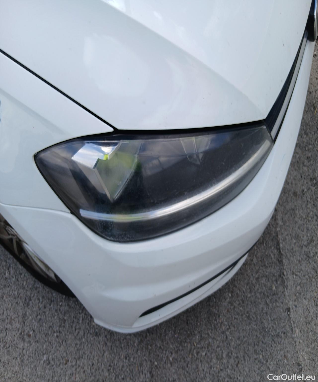  Volkswagen  Golf  VOLKSWAGEN / 2016 / 5P / berlina con portón Last Edition 1.6 TDI 85kW (115CV) #8