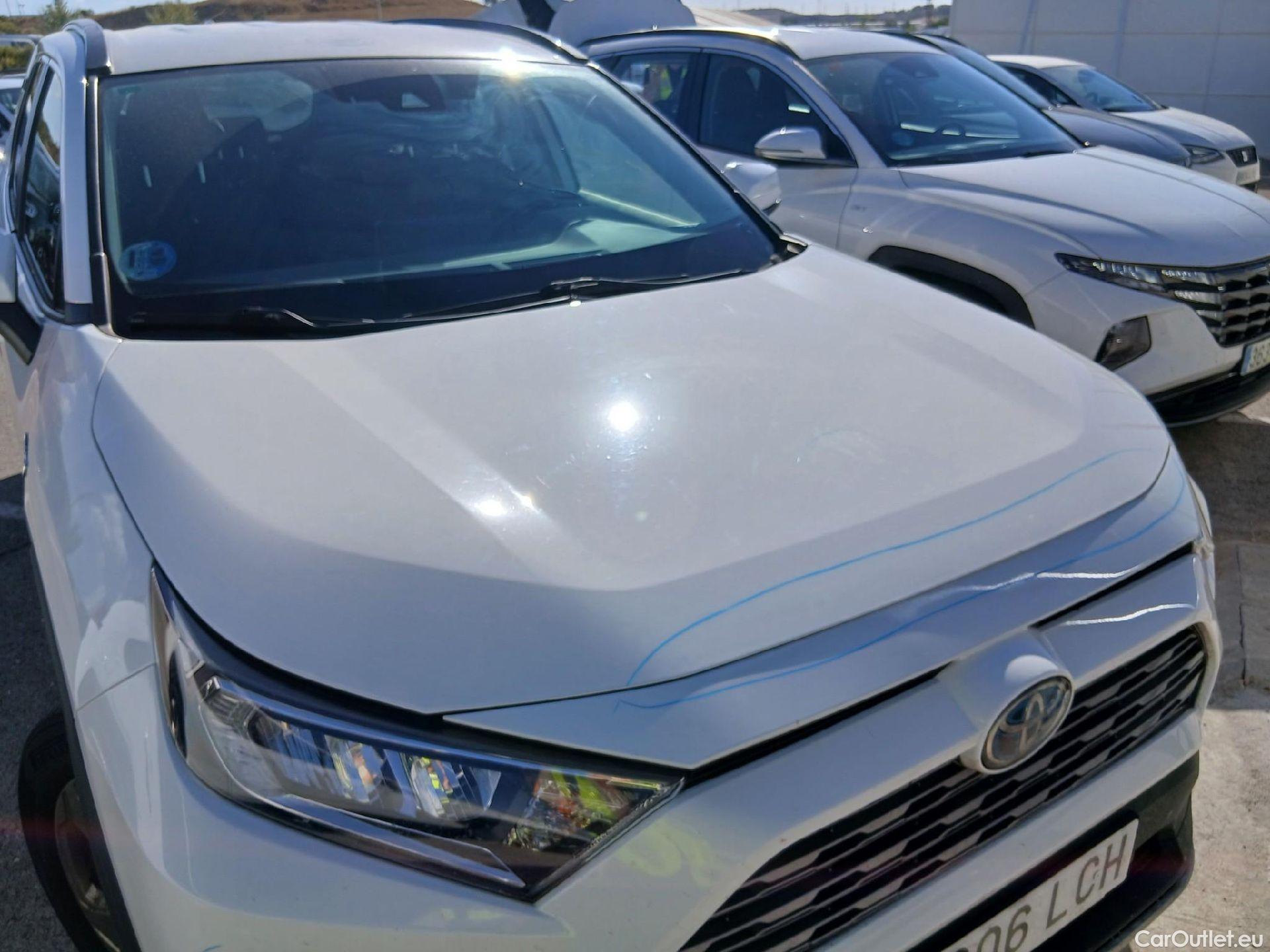  Toyota  RAV4 TOYOTA  / 2018 / 5P / todoterreno 2.5l 220H Advance 4WD #11