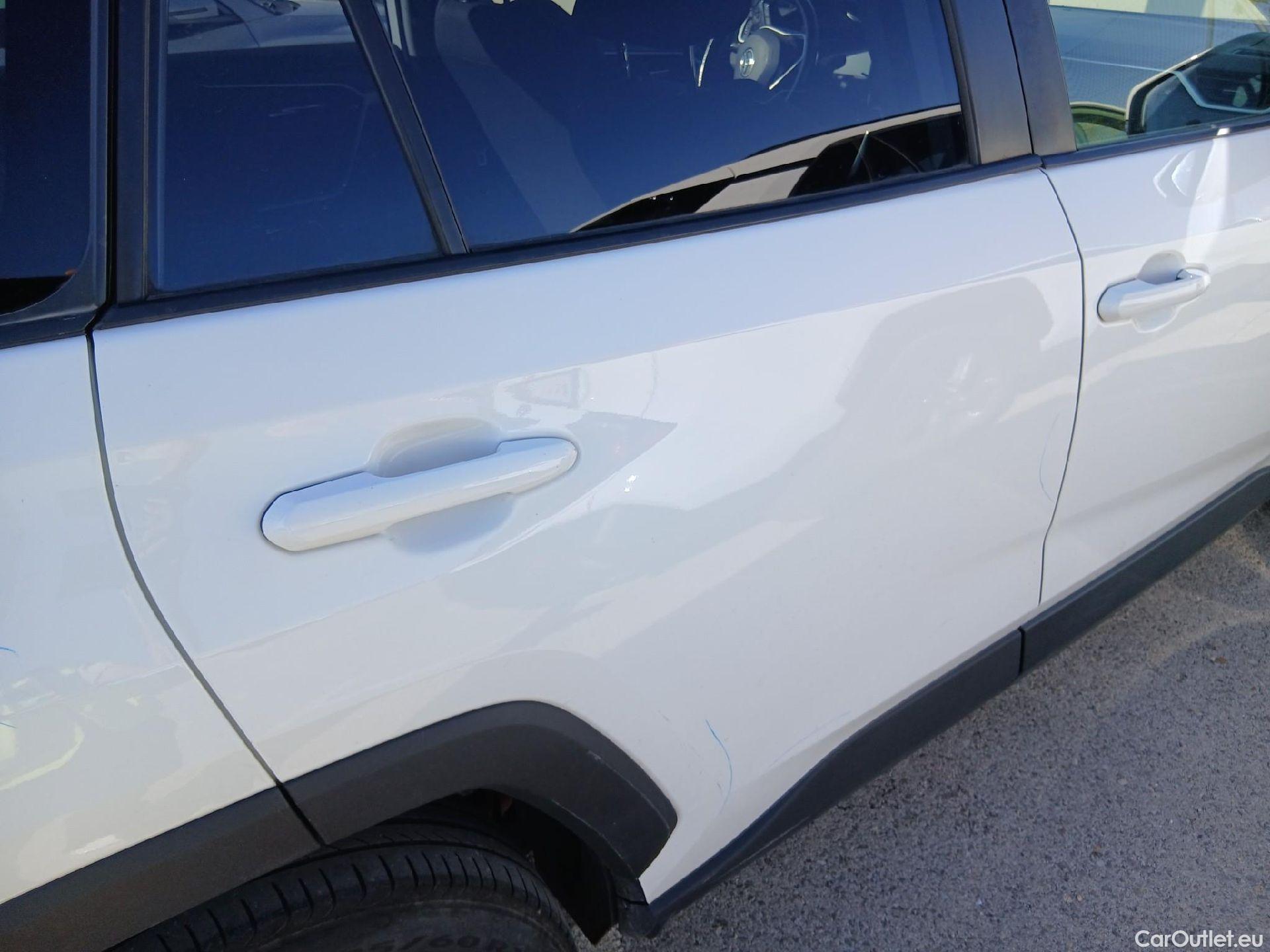  Toyota  RAV4 TOYOTA  / 2018 / 5P / todoterreno 2.5l 220H Advance 4WD #43