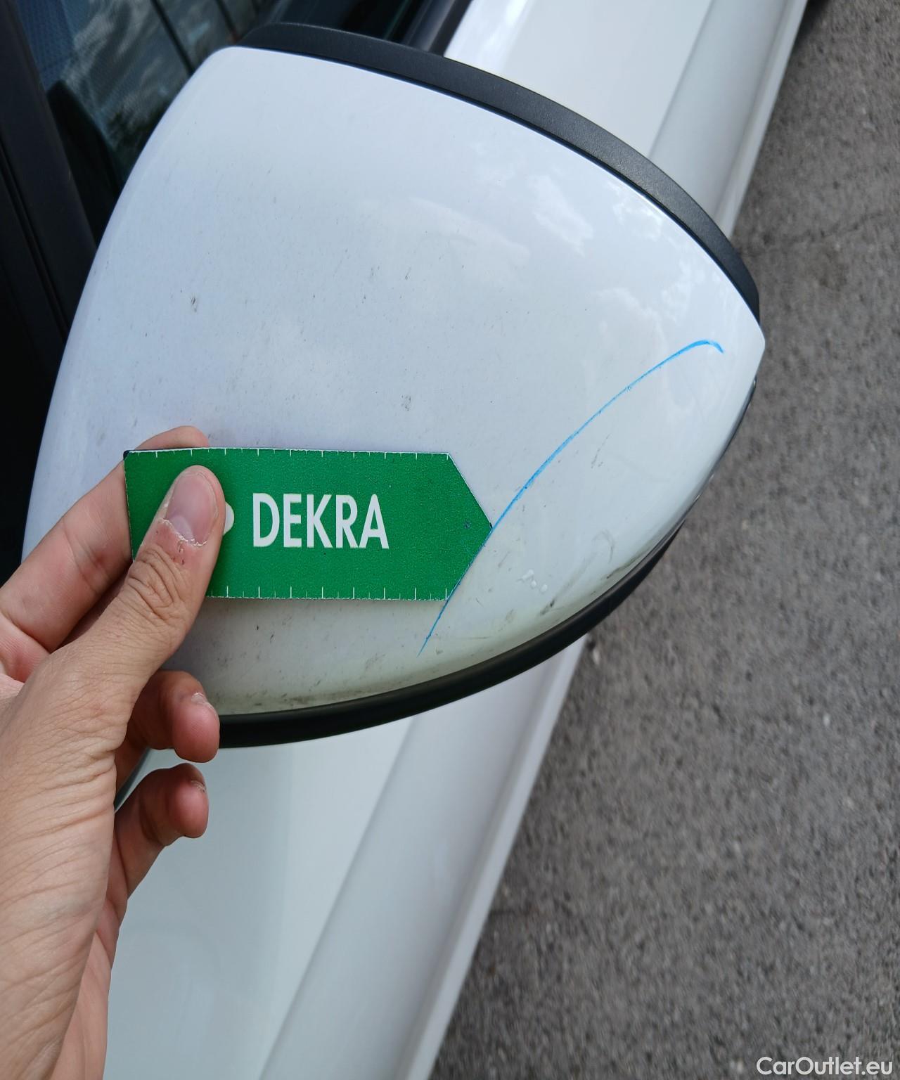  Volkswagen  Golf  VOLKSWAGEN / 2016 / 5P / berlina con portón Last Edition 1.6 TDI 85kW (115CV) #10