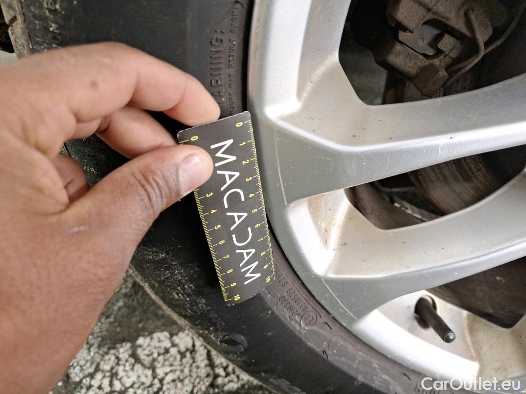  Ford  Kuga FORD  / 2019 / 5P / SUV 2.5 190 hybrid Flexifuel Pshift Titanium #18