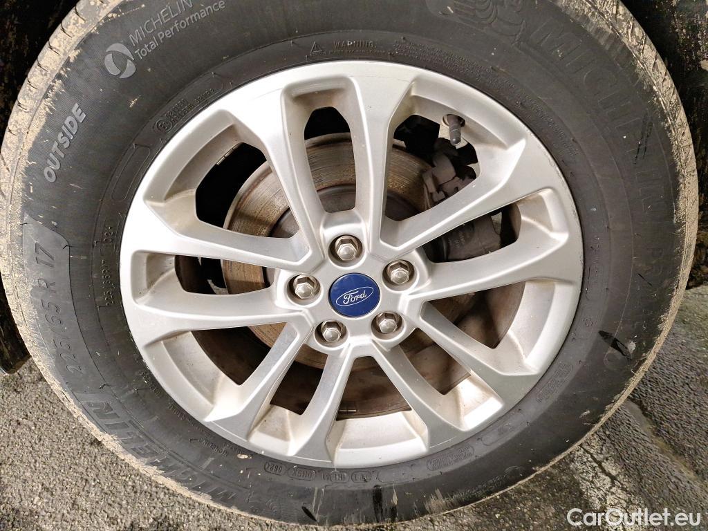  Ford  Kuga FORD  / 2019 / 5P / SUV 2.5 190 hybrid Flexifuel Pshift Titanium #8