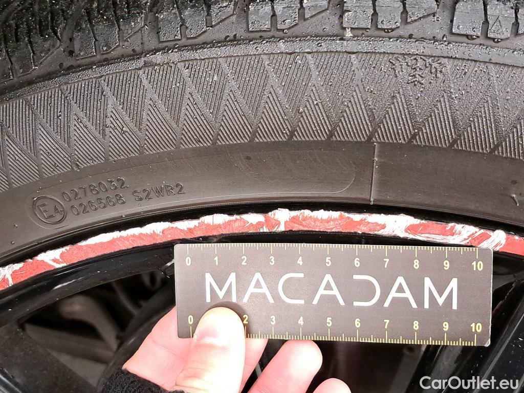  Mercedes  GLA MERCEDES-BENZ  / 2020 / 5P / SUV 2.0  200 D AMG LINE DCT #25