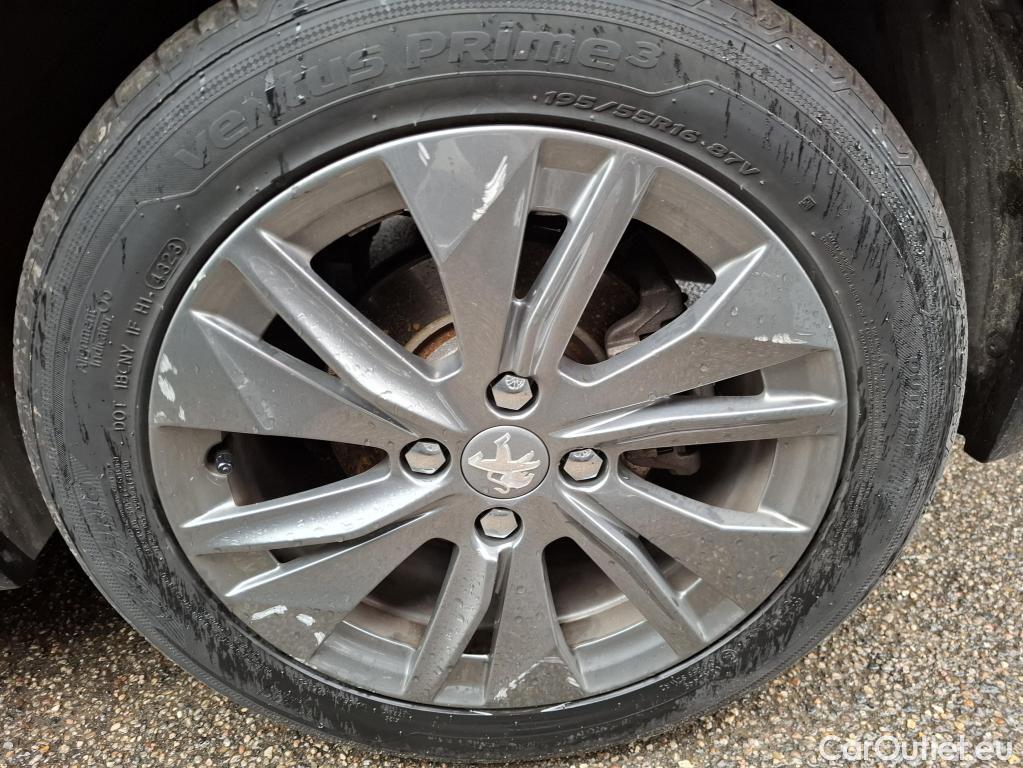  Peugeot  208  (e-) Style 50kWh BVA #23