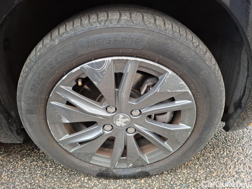  Peugeot  208  (e-) Style 50kWh BVA #28