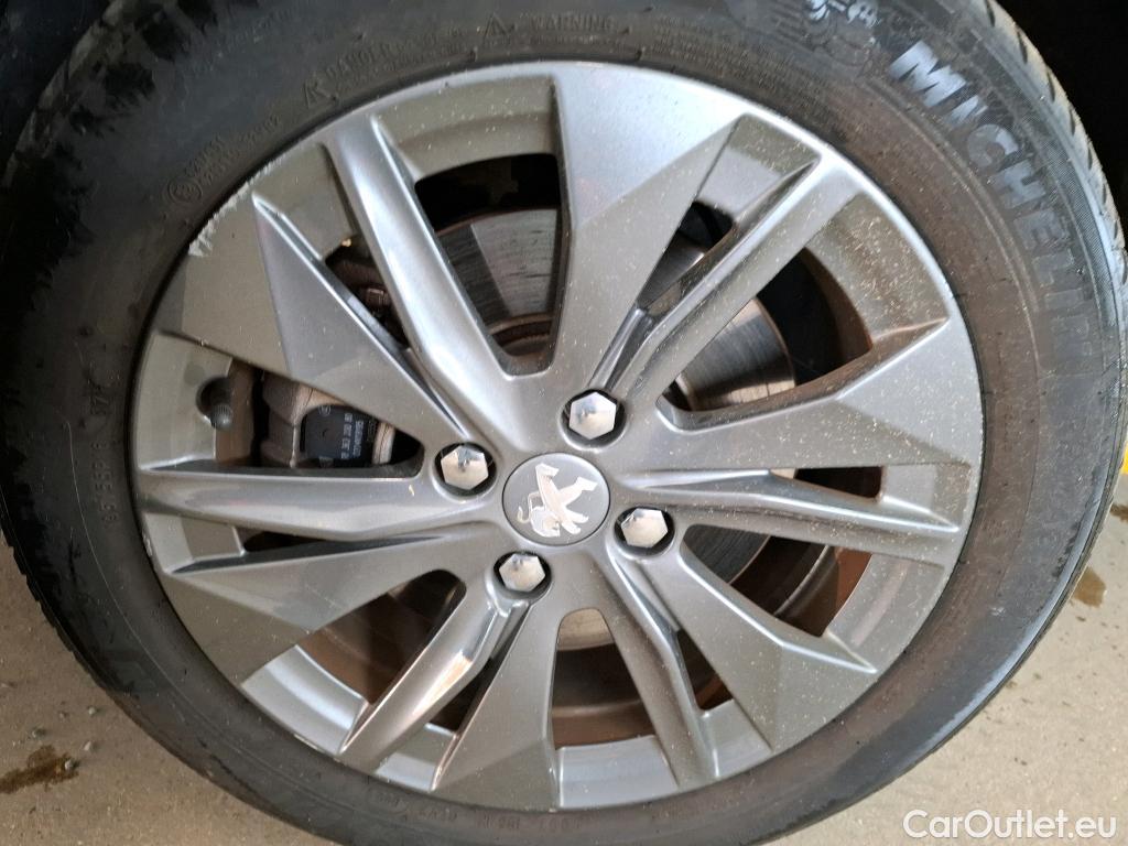  Peugeot  208  (e-) Style 50kWh BVA #46
