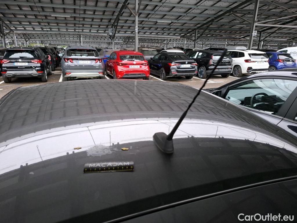  Peugeot  208  Allure Business 1.2 PureTech 100CV BVM6 E6d #1