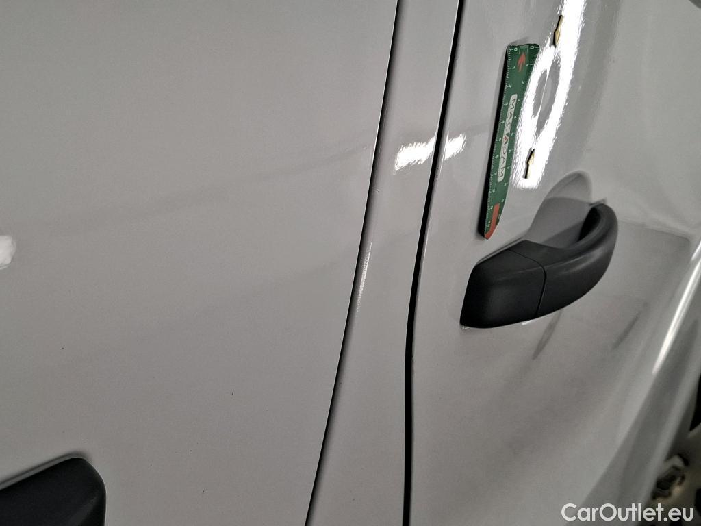  Renault  Trafic RENAULT  4p Combi Zen L2 Energy dCi 125 8 places #28