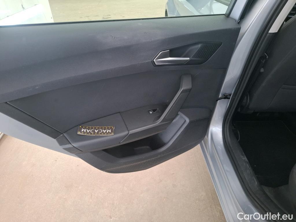  Seat  Leon  Sportstourer Urban 1.0 TSI 110CV BVA7 E6d #10