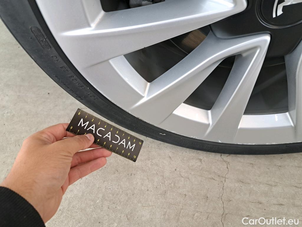 Tesla  Model 3 TESLA   2018  4P  Berline Propulsion #16