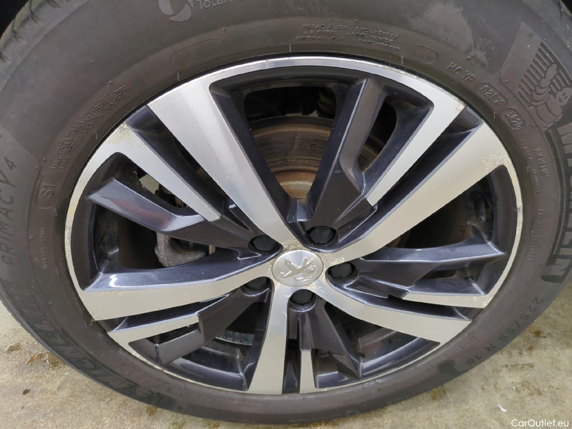  Peugeot  5008  Allure Business 1.2 PureTech 130CV BVM6 E6d #16