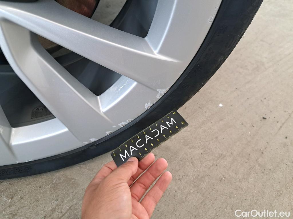  Tesla  Model 3 TESLA   2018  4P  Berline Propulsion #11
