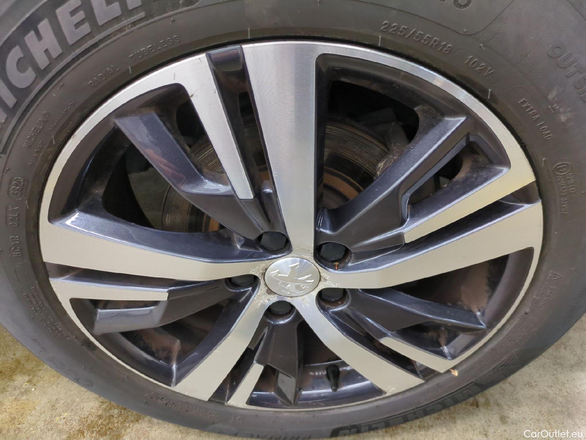 Peugeot  5008  Allure Business 1.2 PureTech 130CV BVM6 E6d #25