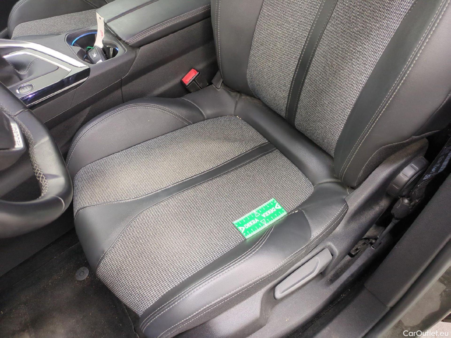  Peugeot  5008  Allure Business 1.2 PureTech 130CV BVM6 E6d #1