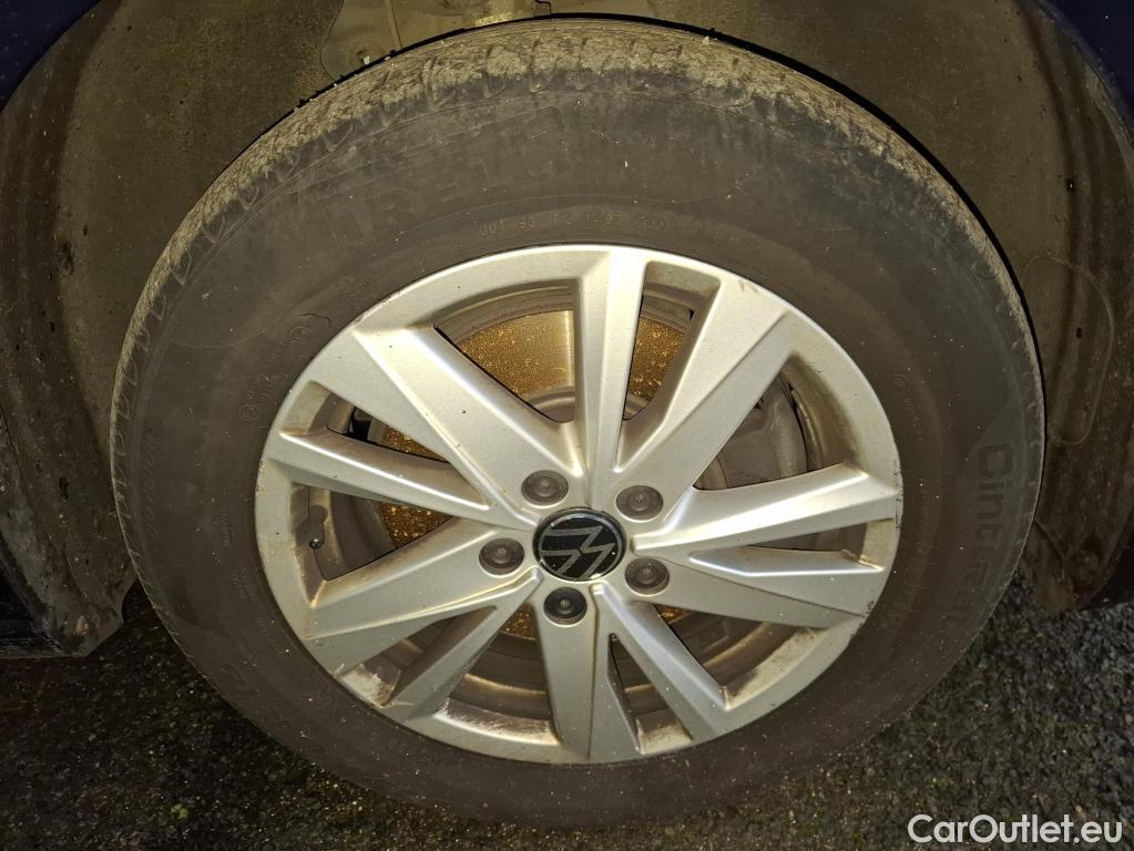  Volkswagen  Touran  Life Plus 2.0 TDI 150CV BVA7 E6d #29