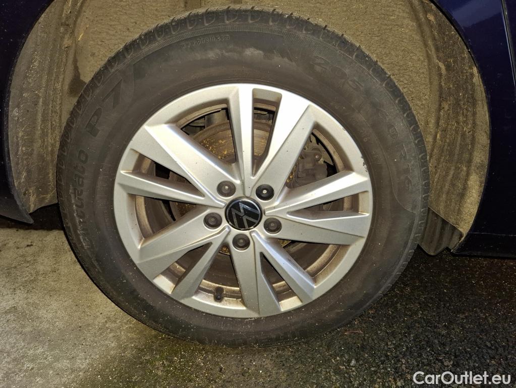  Volkswagen  Touran  Life Plus 2.0 TDI 150CV BVA7 E6d #32